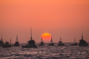 Barcos de pescadores del Perú